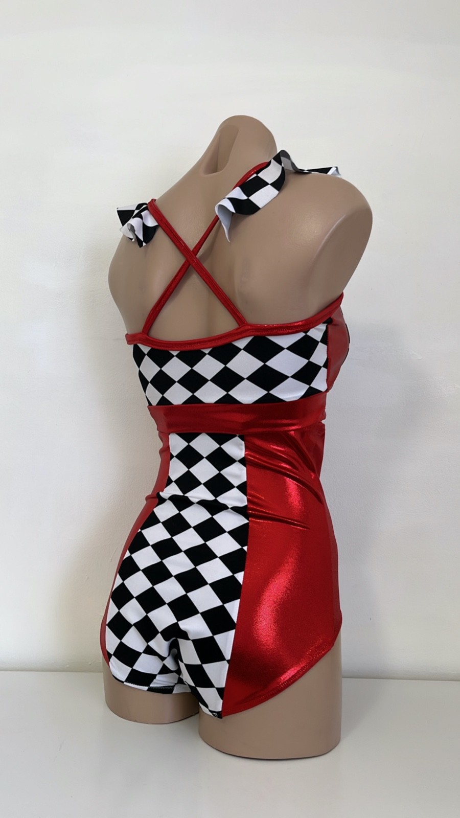 Schminke 🎪 dance Circus Harlequin cabaret bottoms frilly crop spandex festival