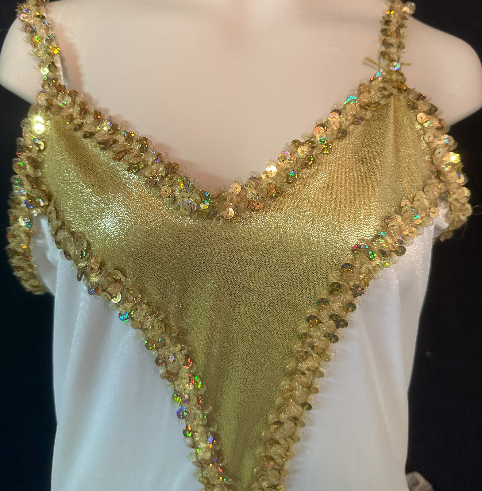 Star Styled Sleeveless Women’s White and Gold Dance Dress Size Medium