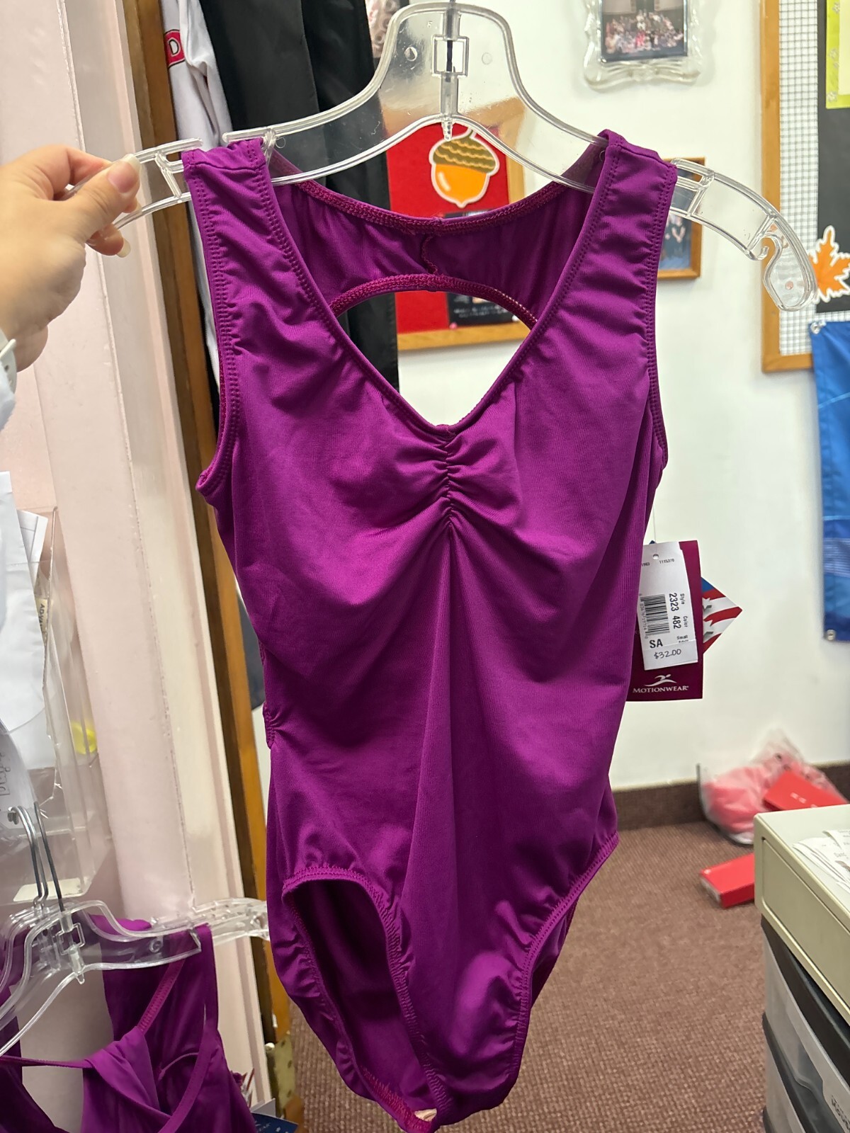 NEW WITH TAGS Motionwear Crossback Tank Leo, Style: 2323, Color: 482 Violet, SA