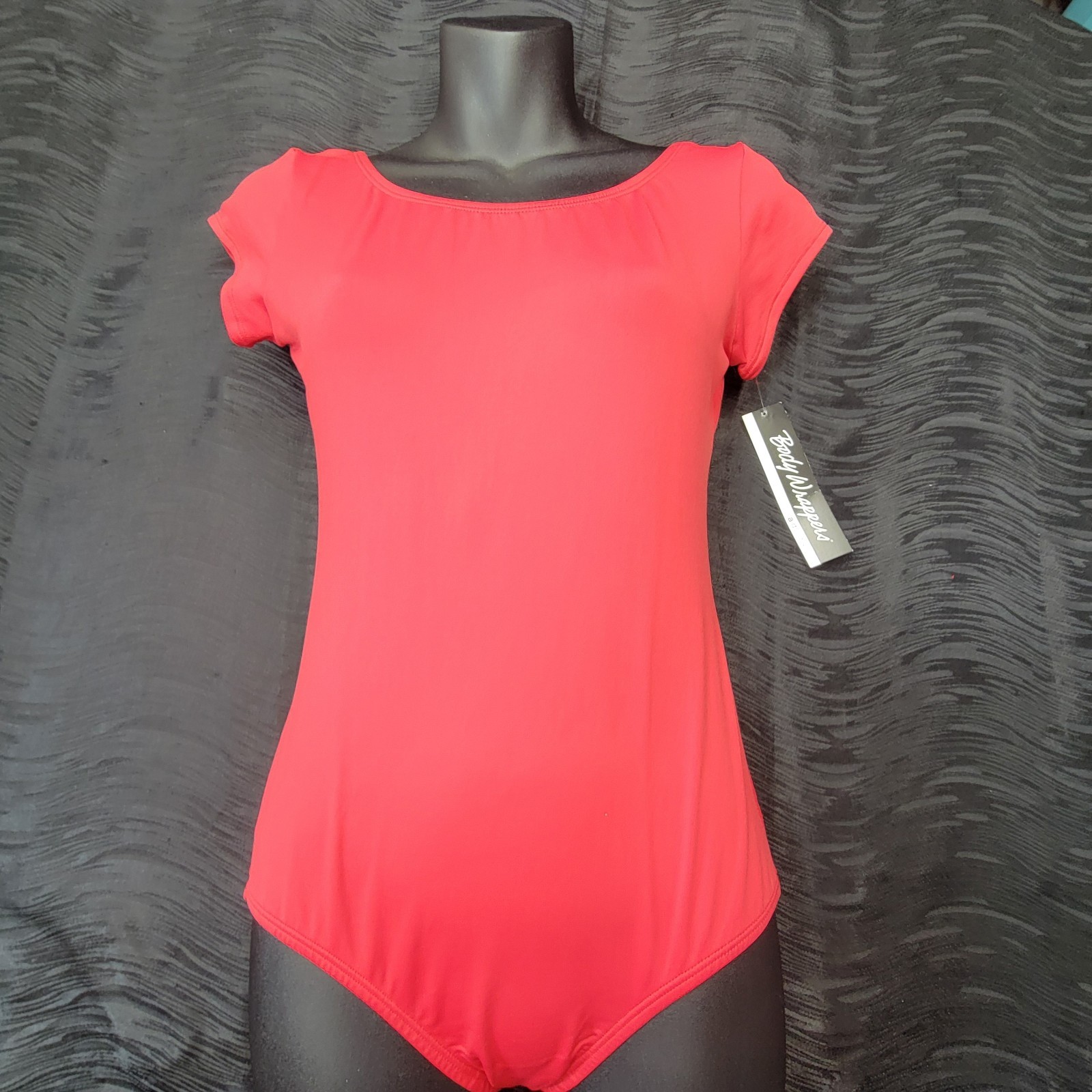 Body Wrappers Red ProWEAR Higher Neckline Cap sleeves Scoop Back Leotard SZ. XS