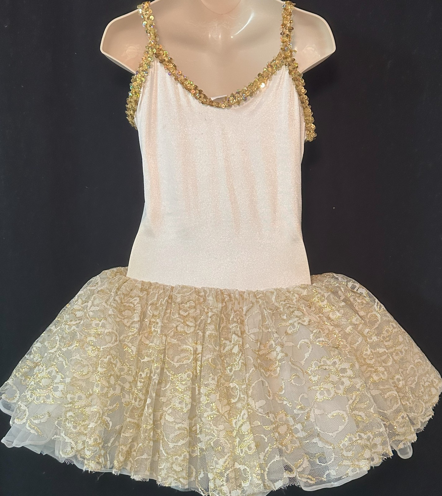 Star Styled Sleeveless Women’s White and Gold Dance Dress Size Medium