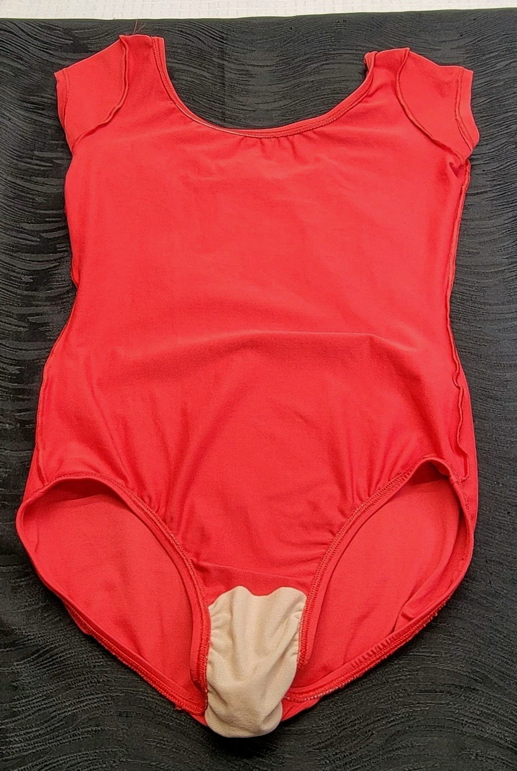 Body Wrappers ProWEAR Cap Sleeve Cut Leotard Red Scoop Front/Back Neckline SZ LA