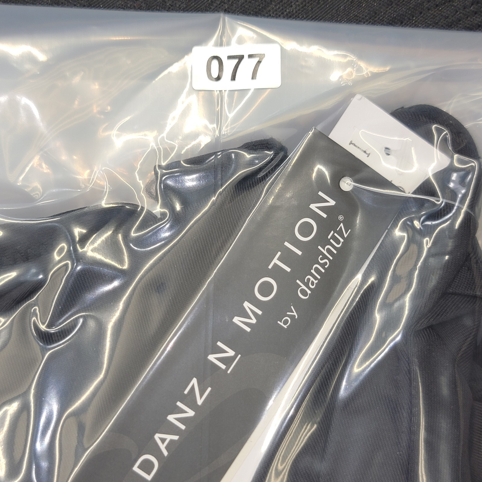 NWT Danz N Motion Women Black Sleeveless Mock Neck Detail on the Upper Chest