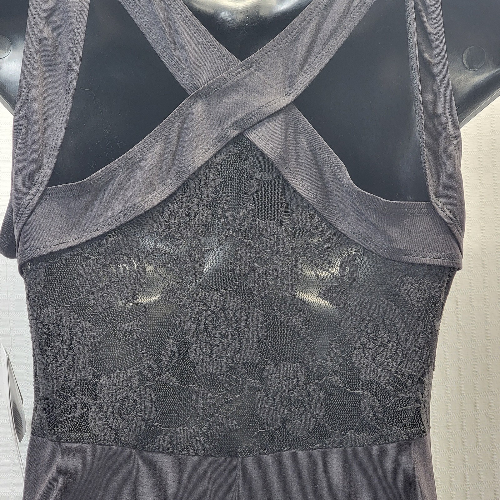 DanzNMotion Black Women’s Lace Back Scoop Neckline Wide Strap Lace Back SZ XLA