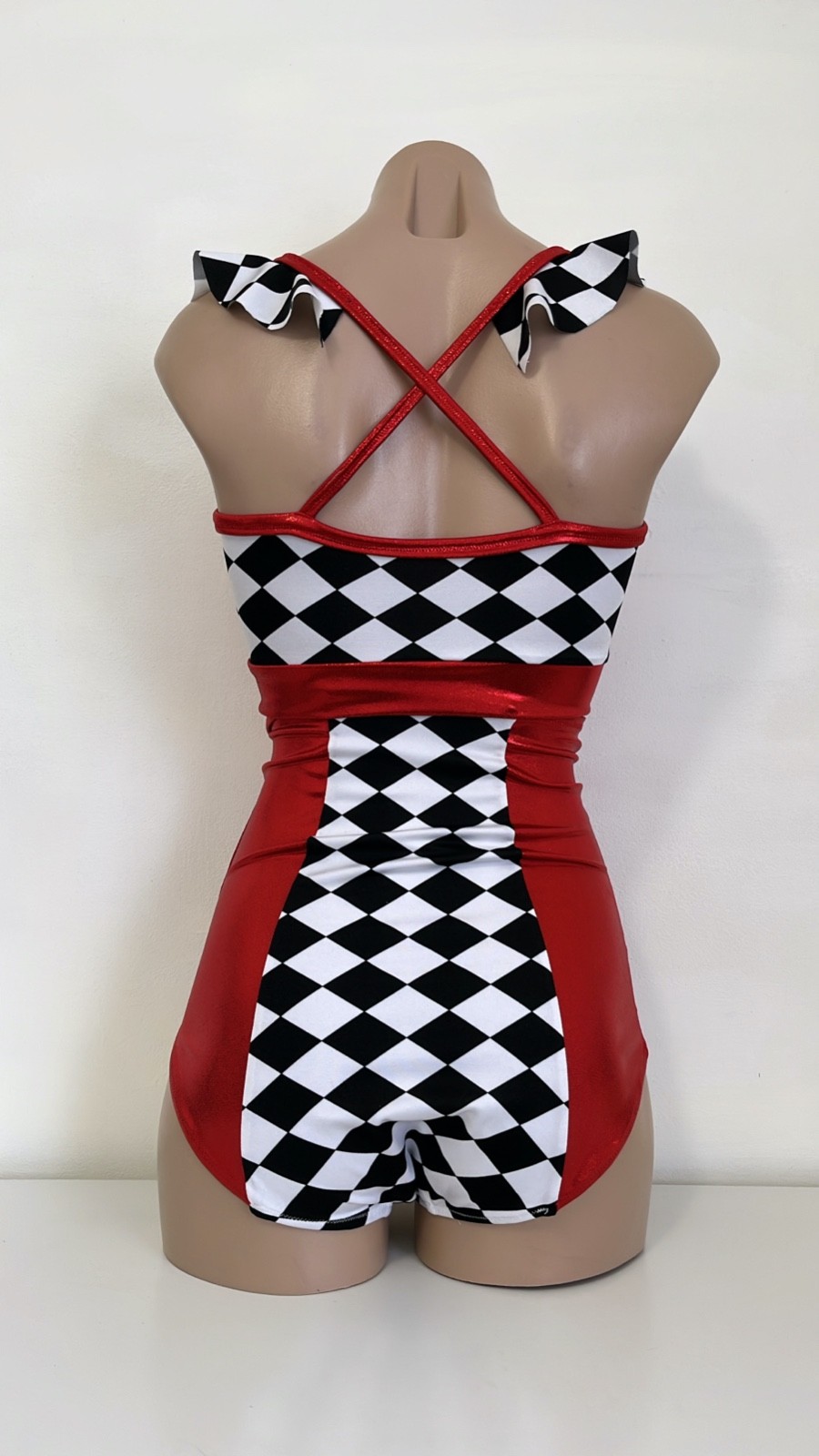 Schminke 🎪 dance Circus Harlequin cabaret bottoms frilly crop spandex festival