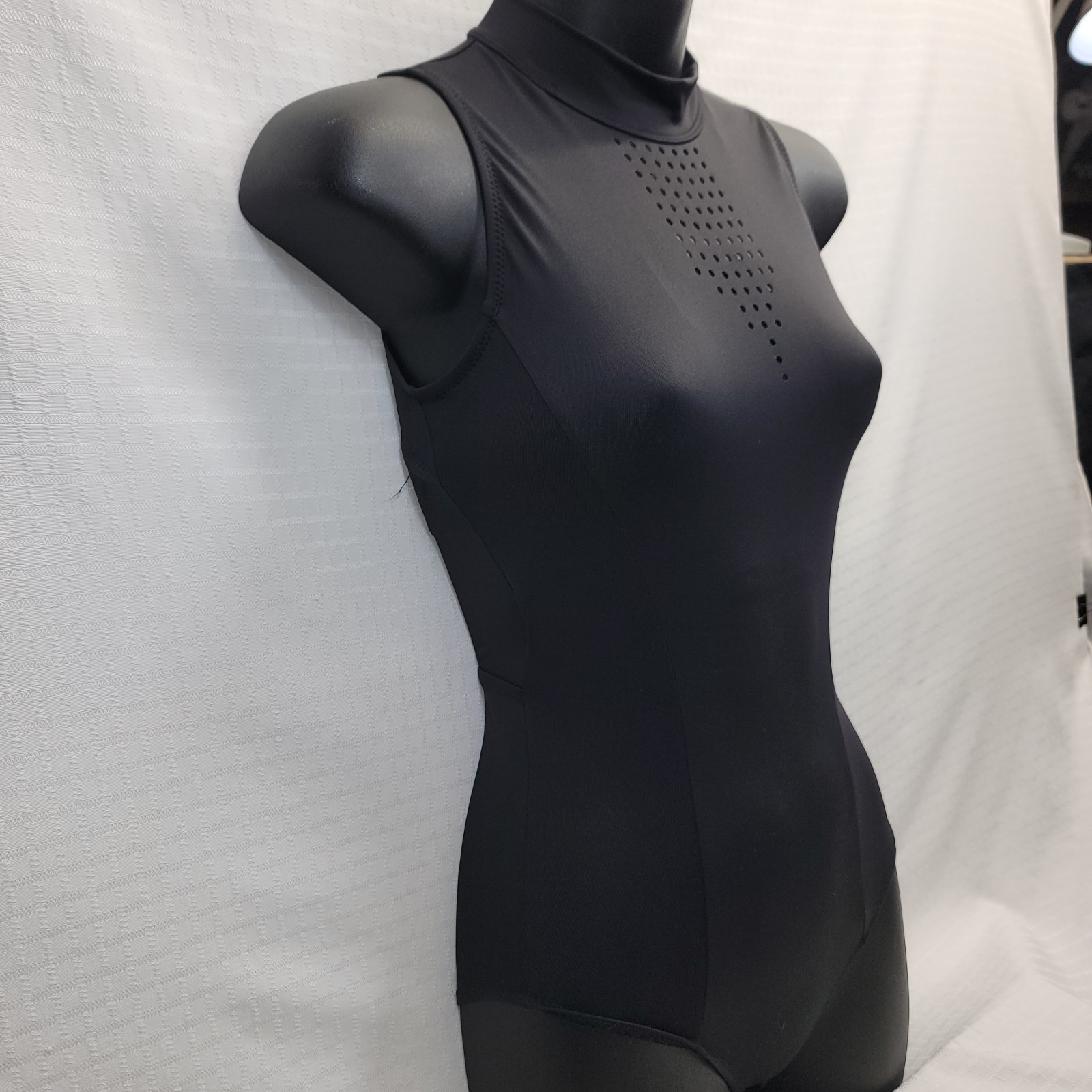NWT Danz N Motion Women Black Sleeveless Mock Neck Detail on the Upper Chest