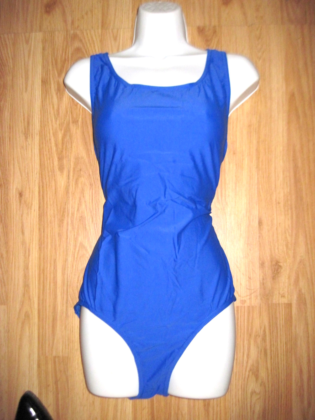 Woman’s Plus Size Shelf Lined Shiny Royal Tank Spandex Leotard Size 2XL NWT