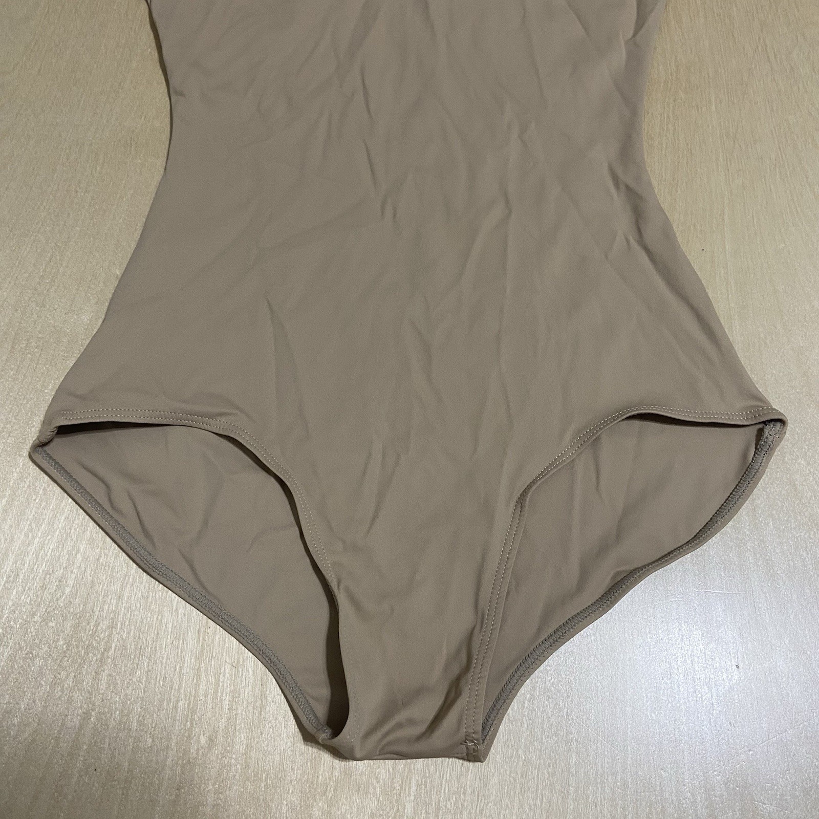 Spoxiyue Women’s Size Small Scoop Neck Ballet Dance Leotard Bodysuit in Beige