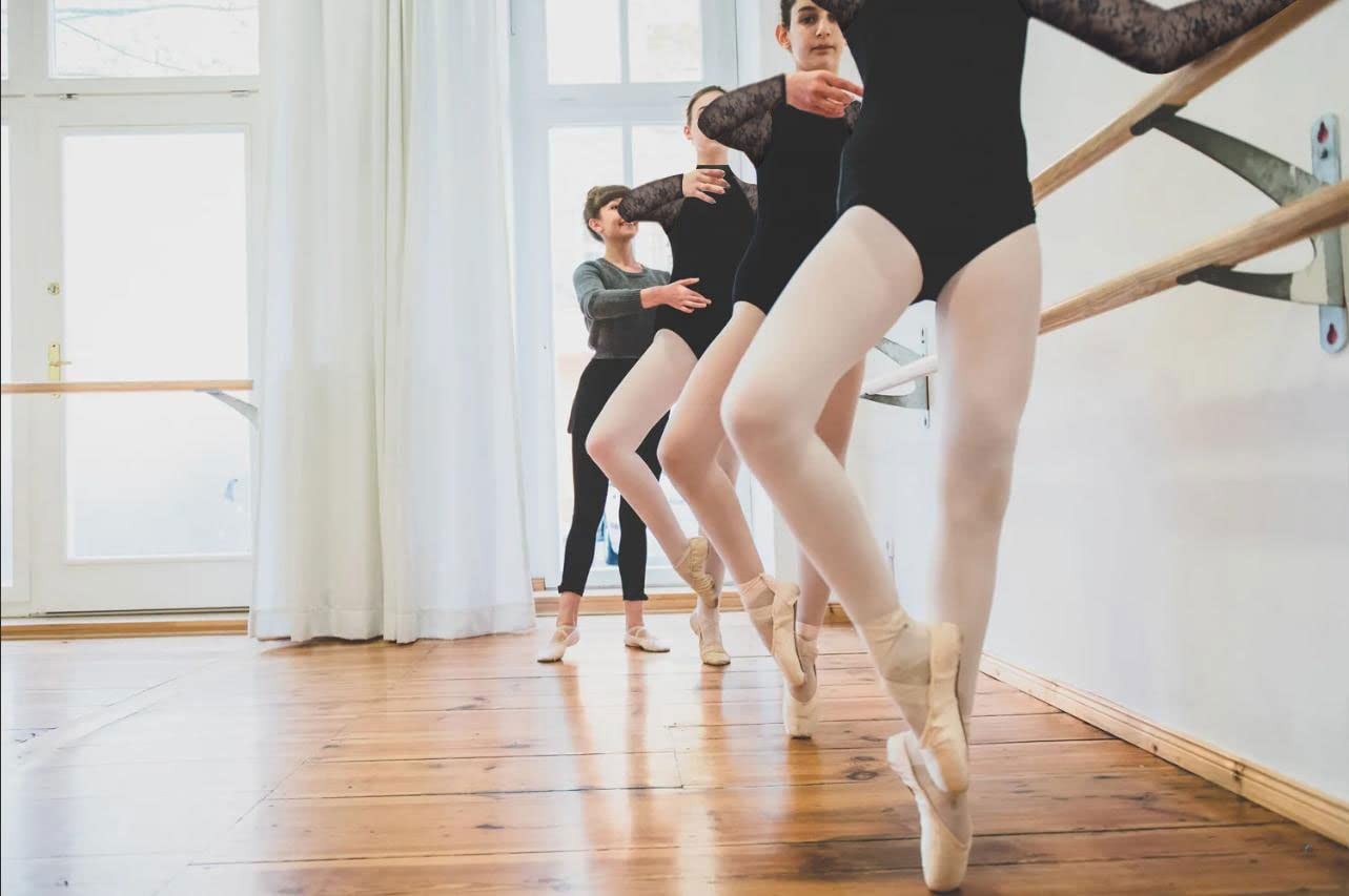 Womens Turtleneck Dance Ballet Leotard Durable Lace WaterDrop Hollow Back