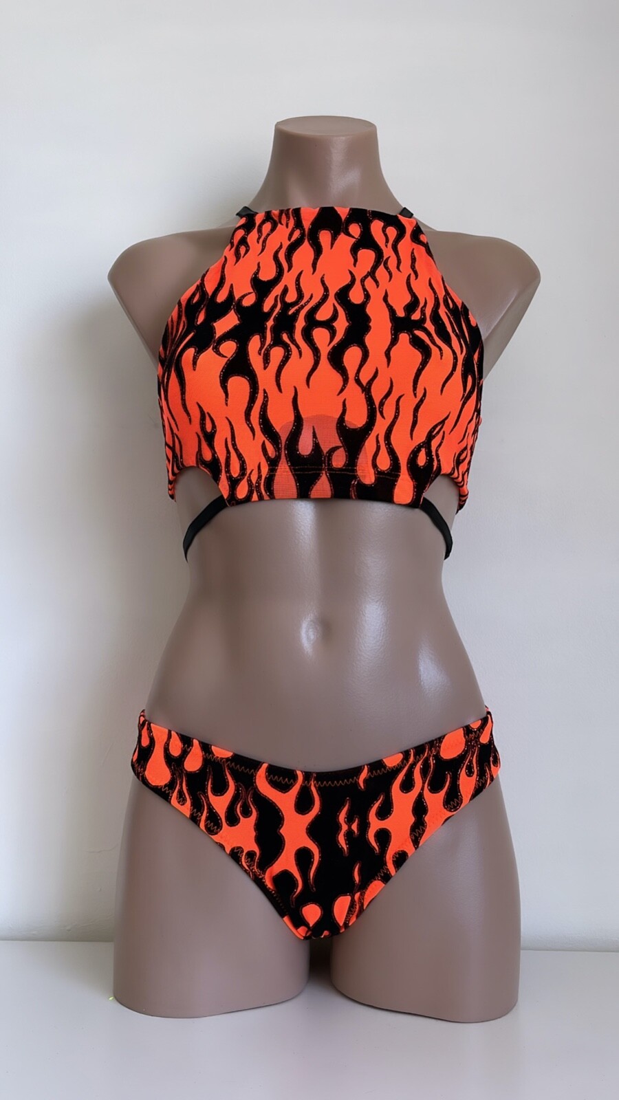 Schminke 🔥 Flames fire pole dance wear mesh UV neon halter crop top & bottoms