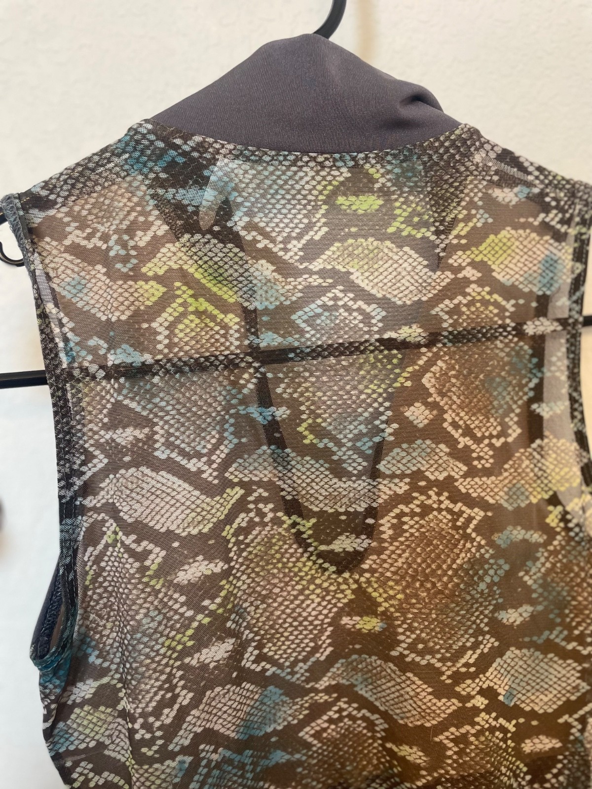 Eleve women’s leotard, size small, grey with snake skin back