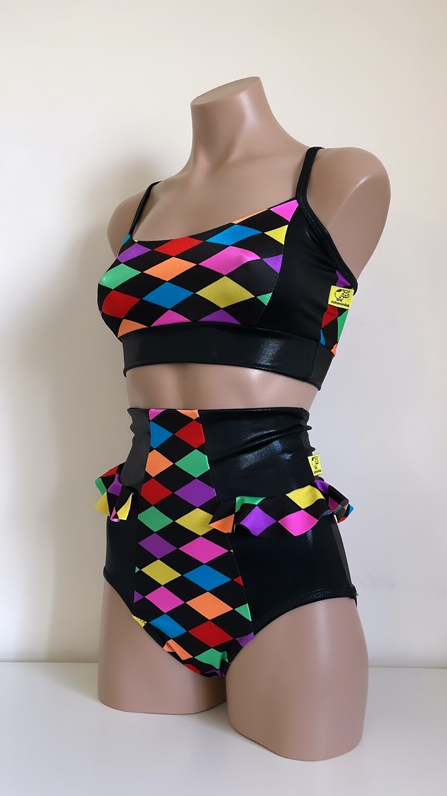 Schminke 🎪 dance Harlequin circus bottoms frilly & crop spandex festival