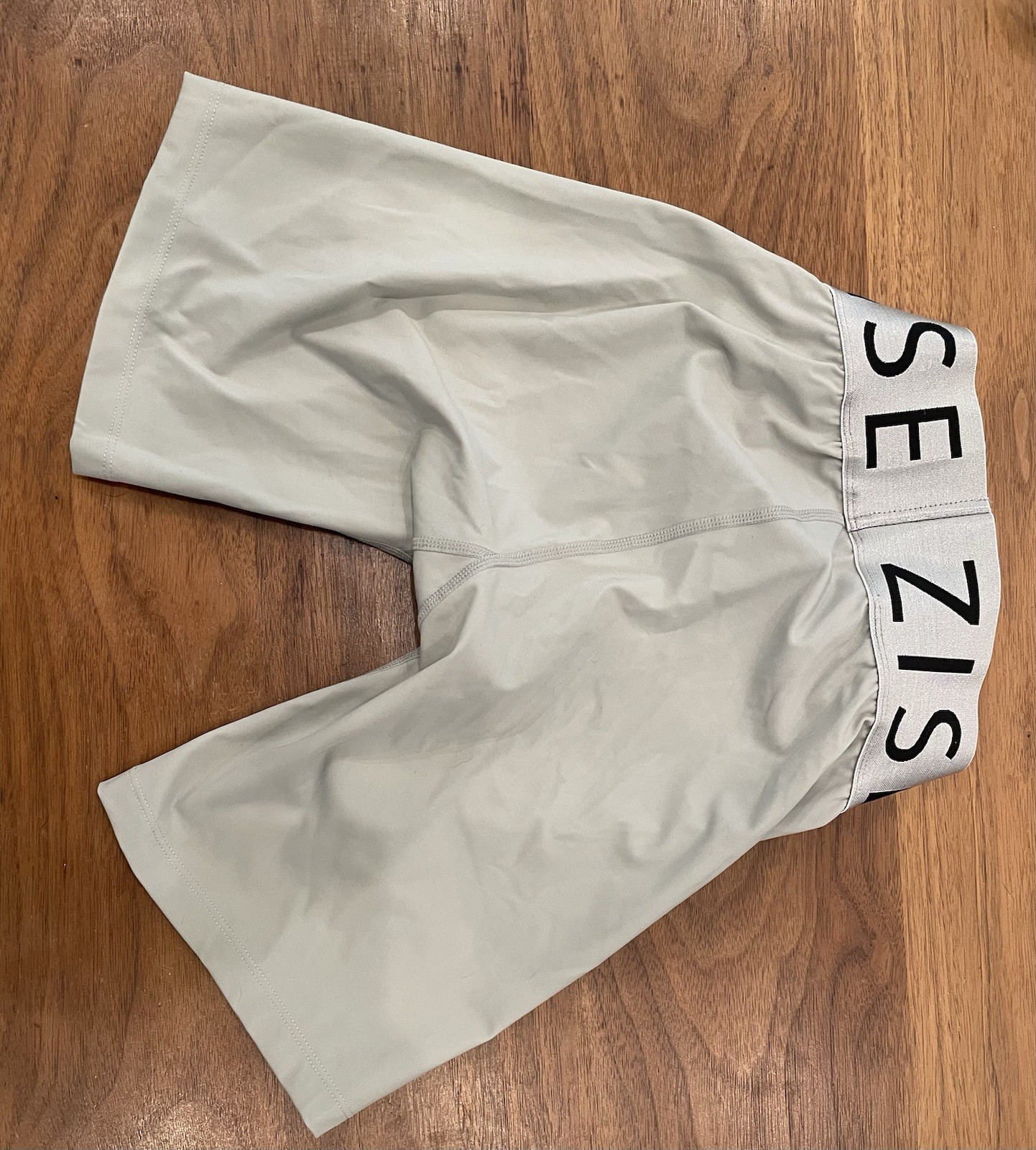 BLOCH ZISE COLLECTION – Shorts 6 inches – XS – Light Grey