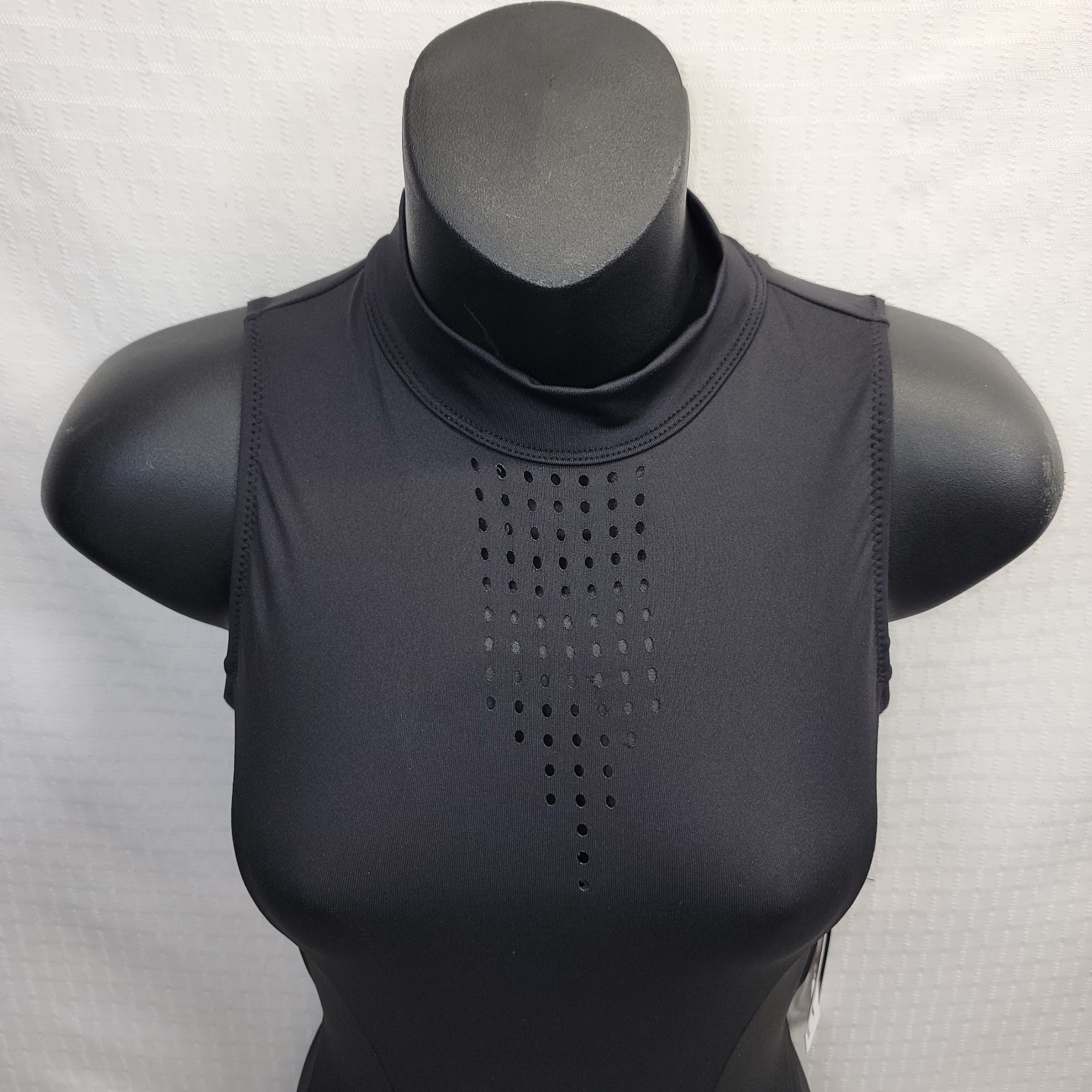 NWT Danz N Motion Women Black Sleeveless Mock Neck Detail on the Upper Chest
