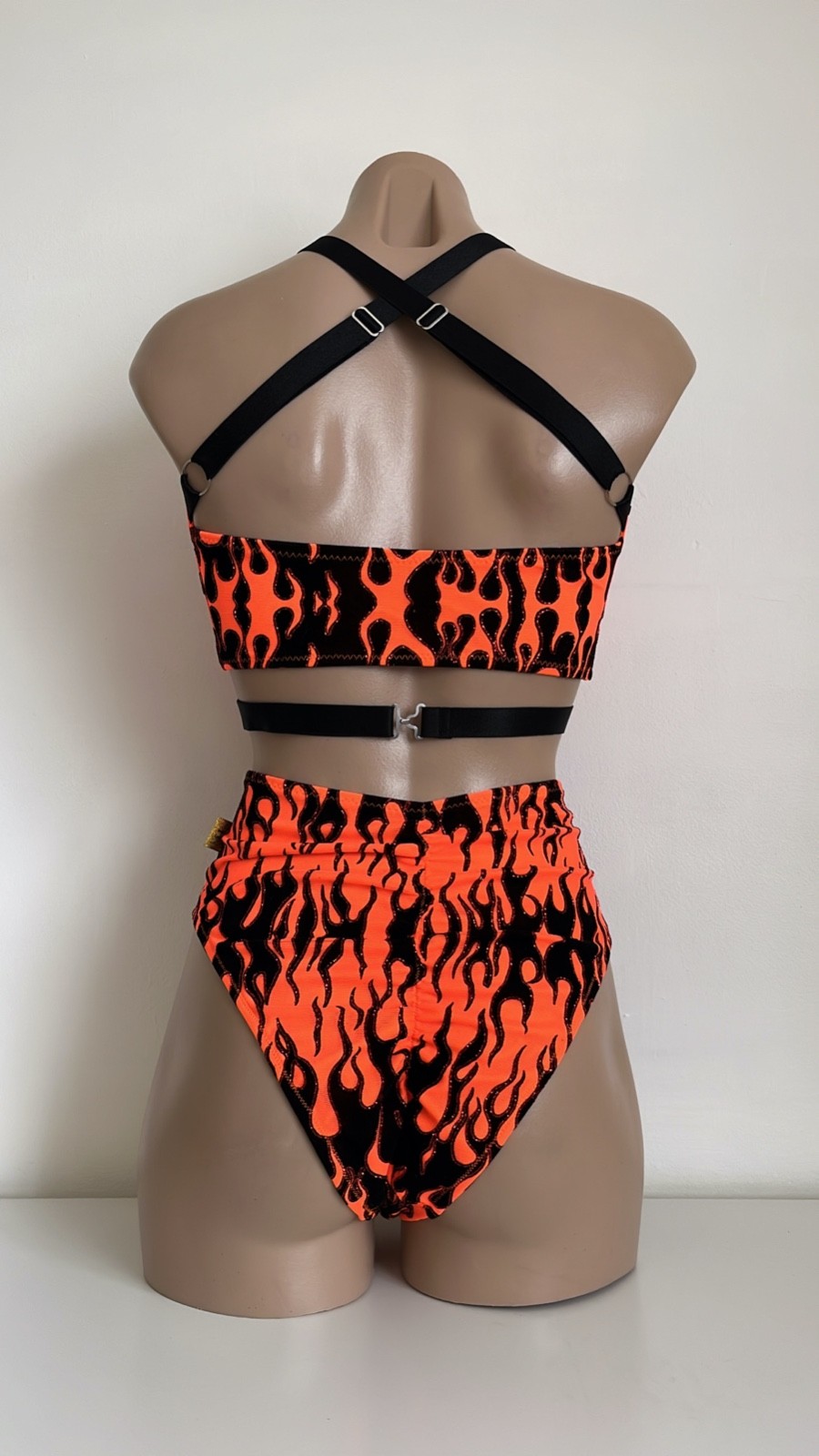 Schminke 🔥 Flames fire pole dance wear mesh UV neon halter crop top & bottoms