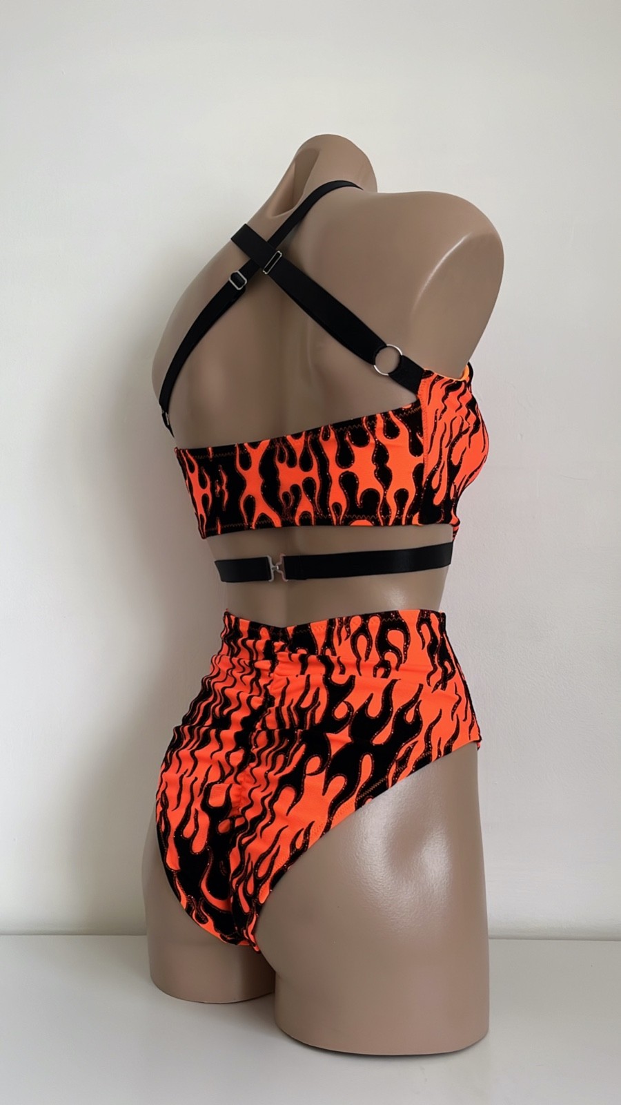 Schminke 🔥 Flames fire pole dance wear mesh UV neon halter crop top & bottoms