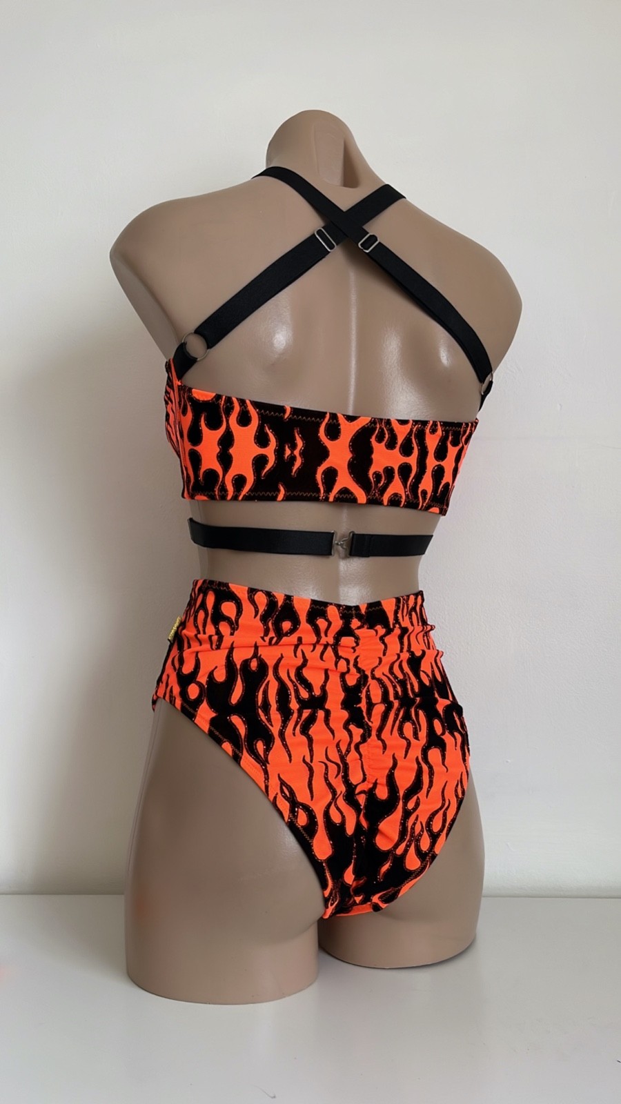 Schminke 🔥 Flames fire pole dance wear mesh UV neon halter crop top & bottoms