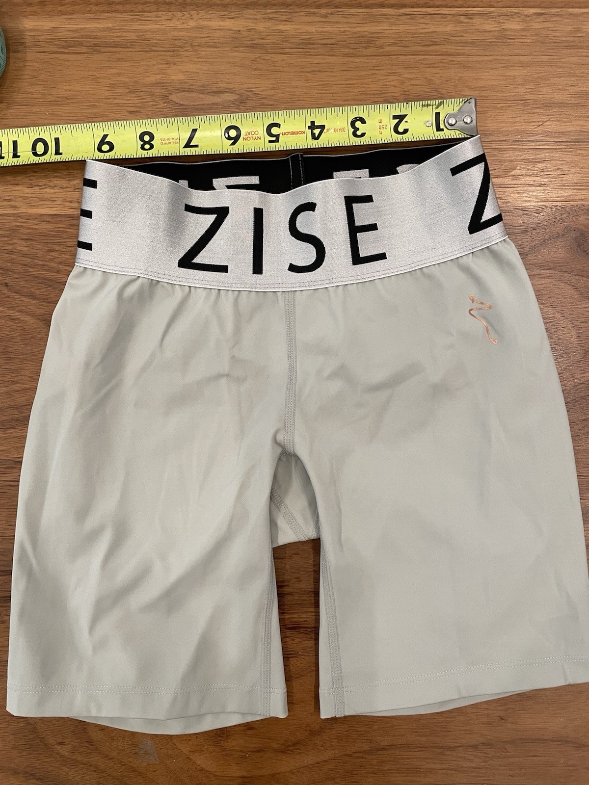 BLOCH ZISE COLLECTION – Shorts 6 inches – XS – Light Grey