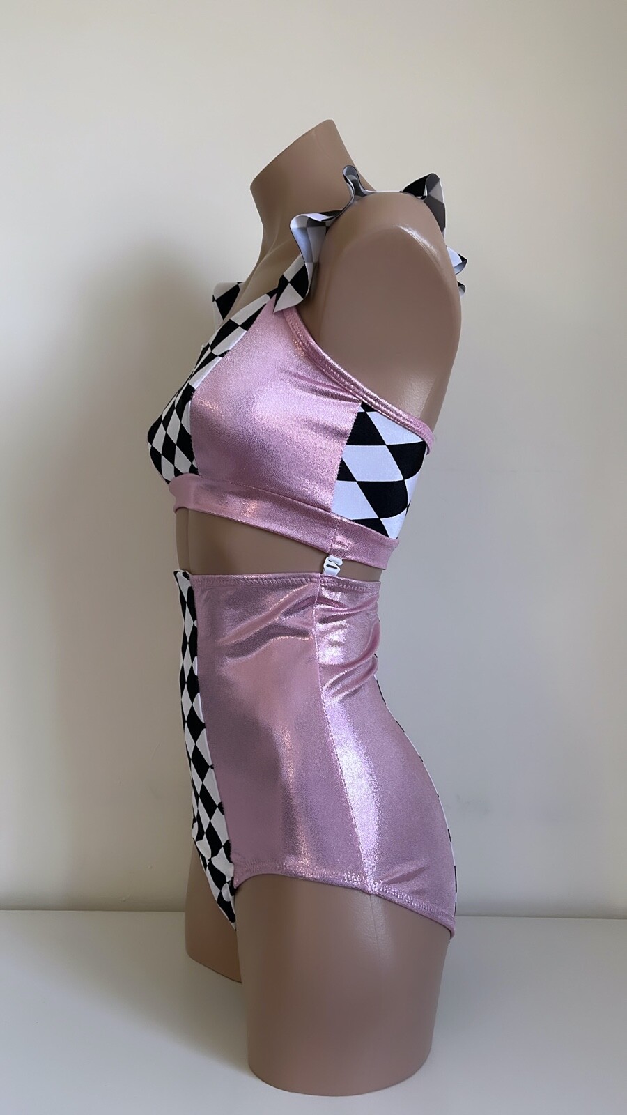 Schminke 🎪 dance Circus Harlequin cabaret bottoms frilly crop spandex festival