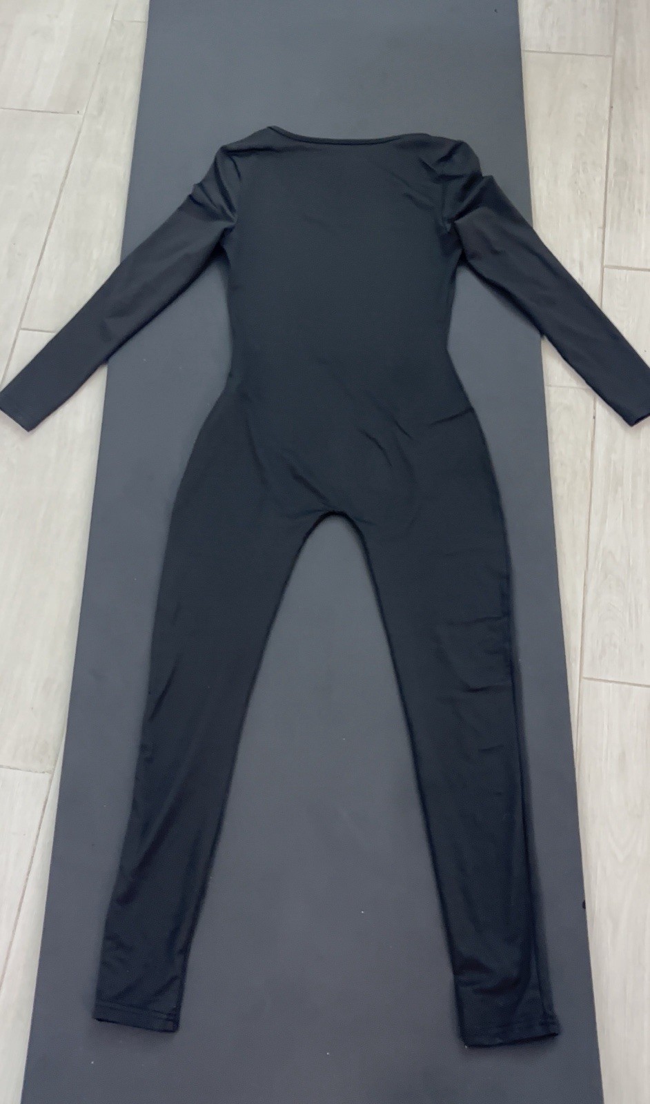 Women’s Black Solid Long Sleeve Full-Length