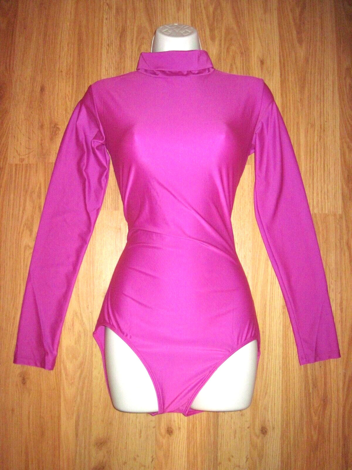 Woman’s Plus Size Shiny Fuchsia Spandex Long Sleeve T-Neck Leotard Size 3XL New