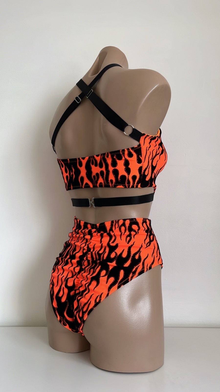 Schminke 🔥 Flames fire pole dance wear mesh UV neon halter crop top & bottoms