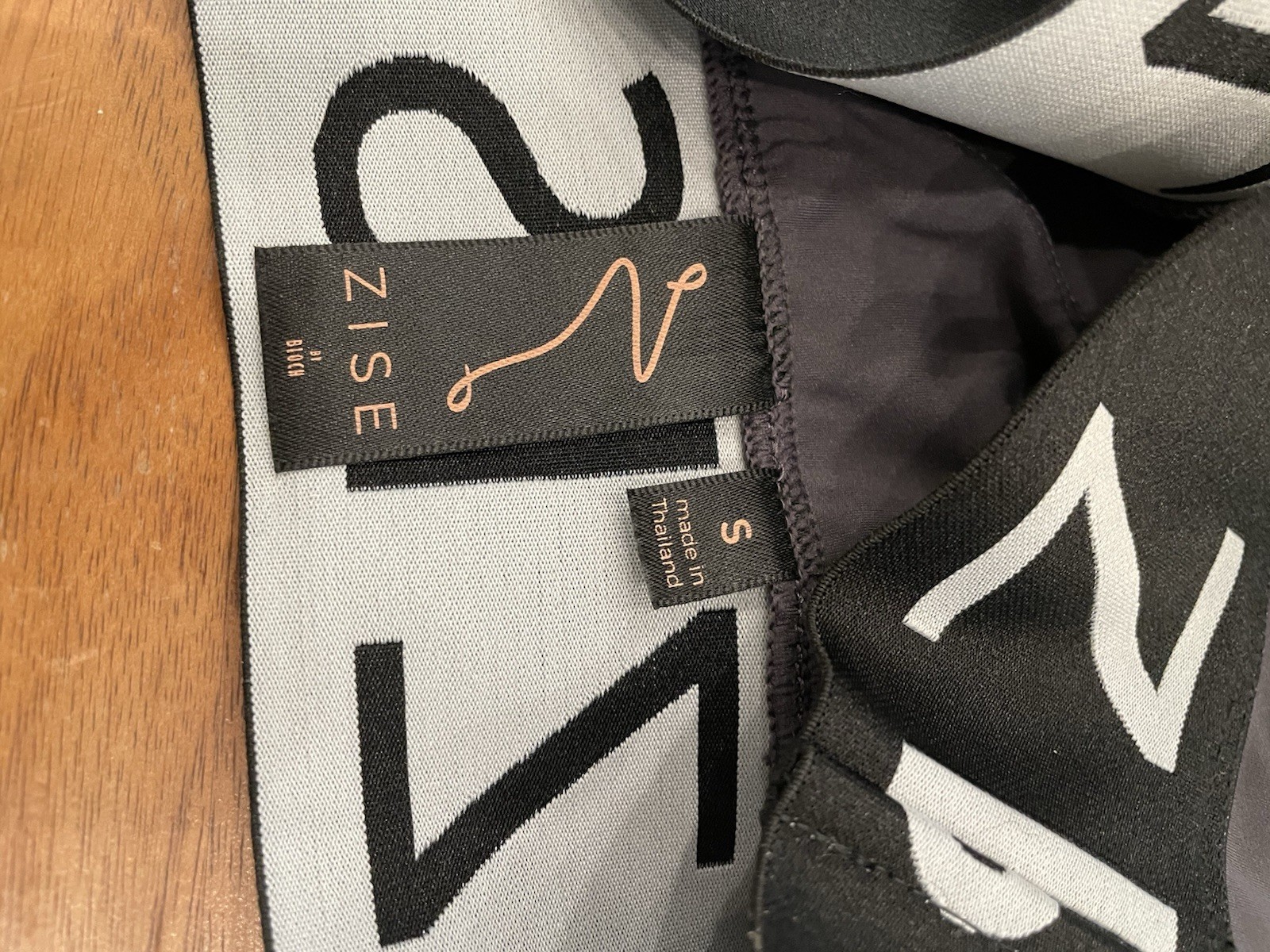 BLOCH ZISE COLLECTION – Sports Bra – Adult S – Dark Grey NWOT