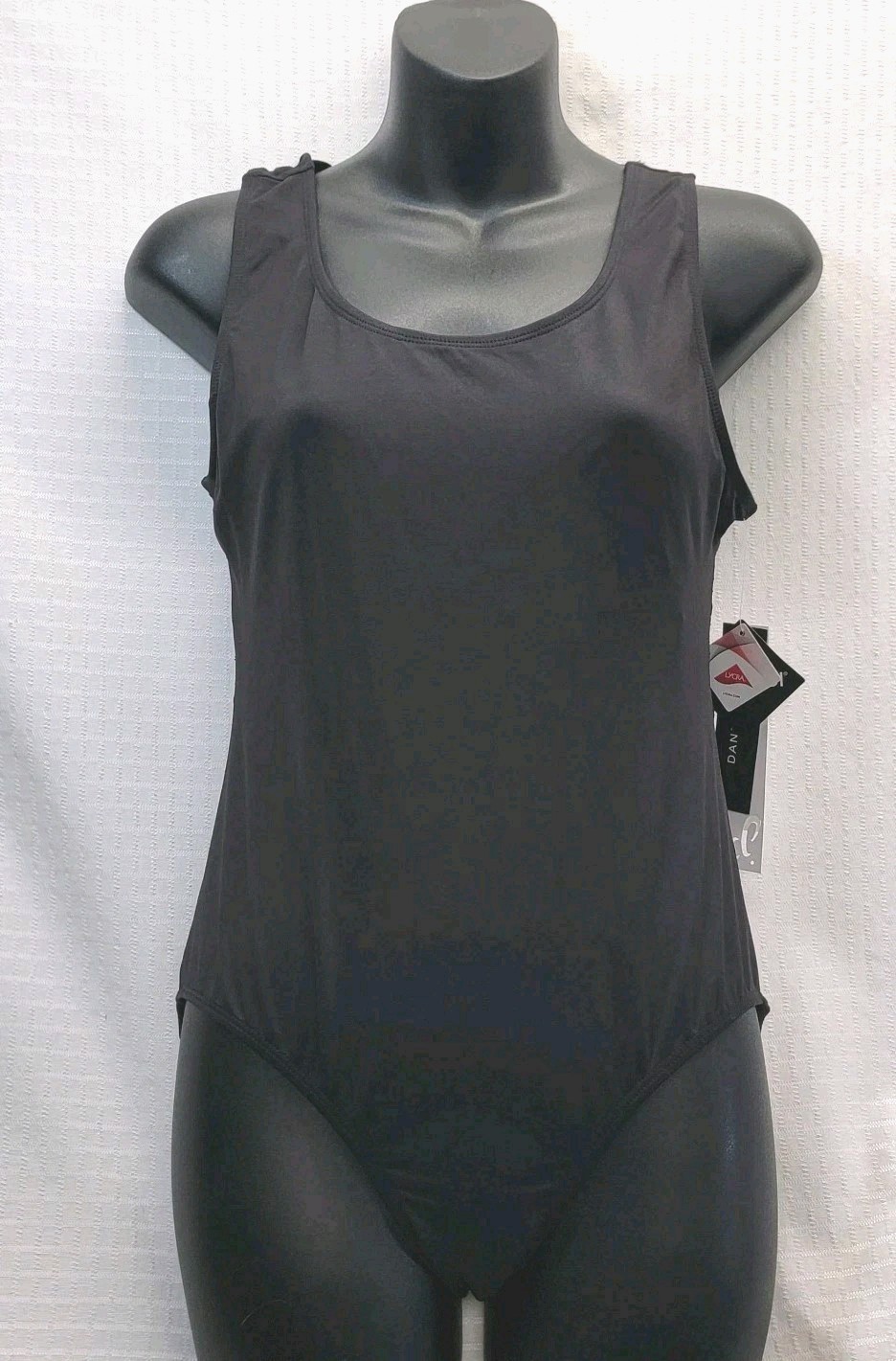 DanzNMotion Black Women’s Lace Back Scoop Neckline Wide Strap Lace Back SZ XLA