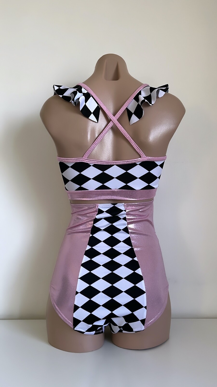 Schminke 🎪 dance Circus Harlequin cabaret bottoms frilly crop spandex festival
