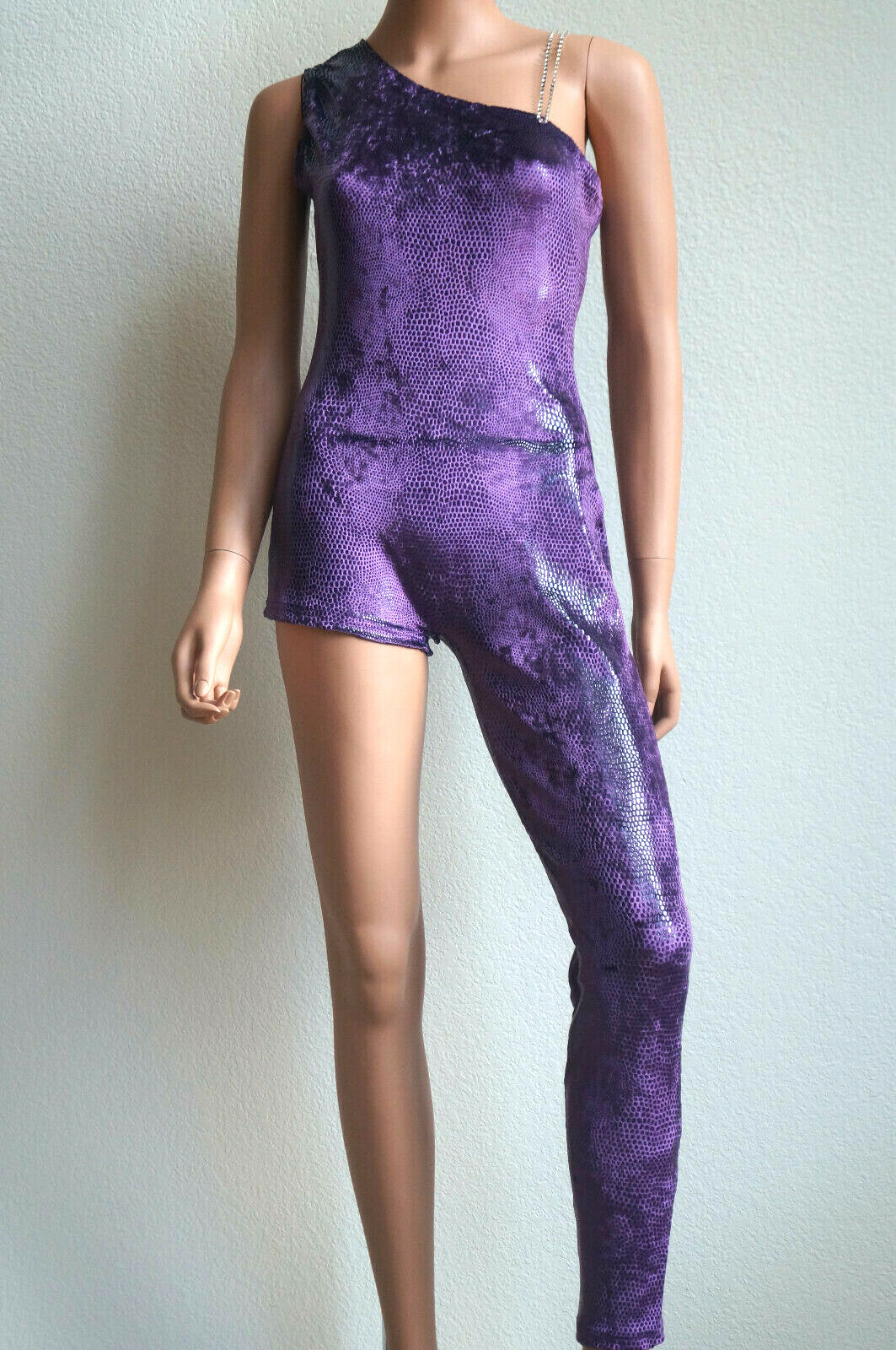 DANCE Yoga bodysuit, unitard ,jumpsuit. Adult Size M ( 6 – 8 )