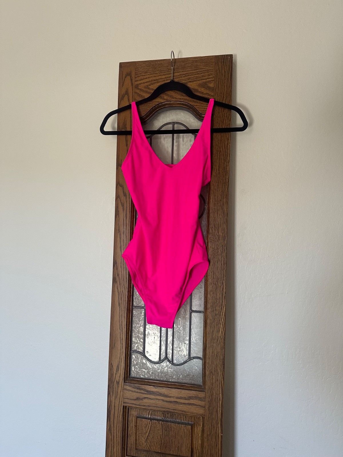 SPEERISE One Piece Adjustable Straps High-Cut Leotard Small NWT Nice! HOT PINK