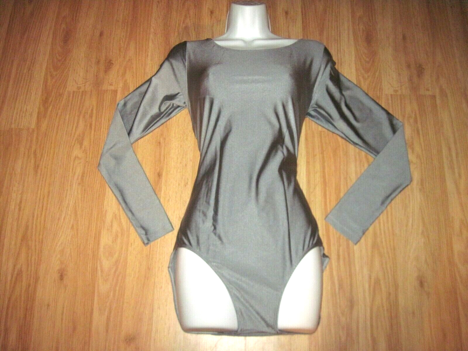 Plus Size Shiny Gray/Silver Spandex Long Sleeve Scoop Neck Leotard Size 2XL New