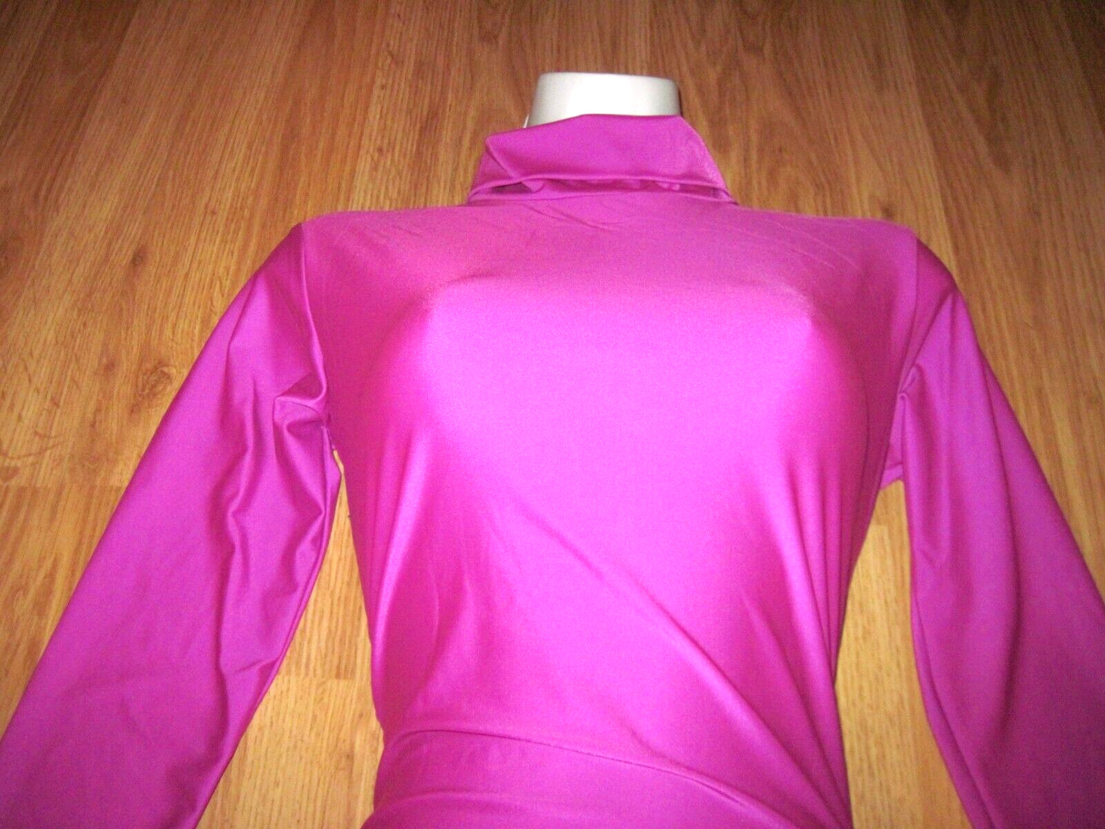 Woman’s Plus Size Shiny Fuchsia Spandex Long Sleeve T-Neck Leotard Size 3XL New